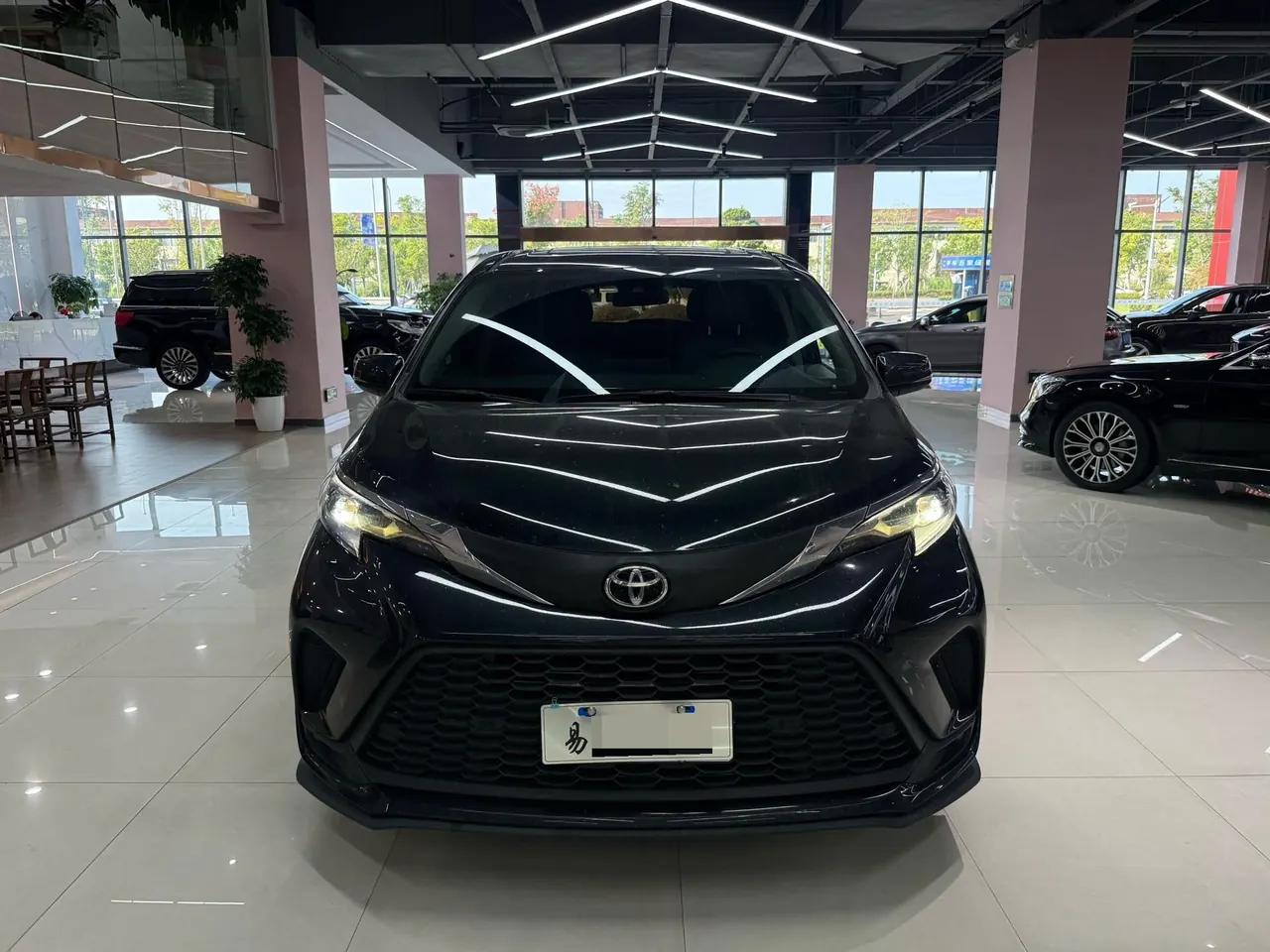 Toyota 2024 Grevia HYBRID 2.5 Stepless Comfort Edition Automatic Transmission 2