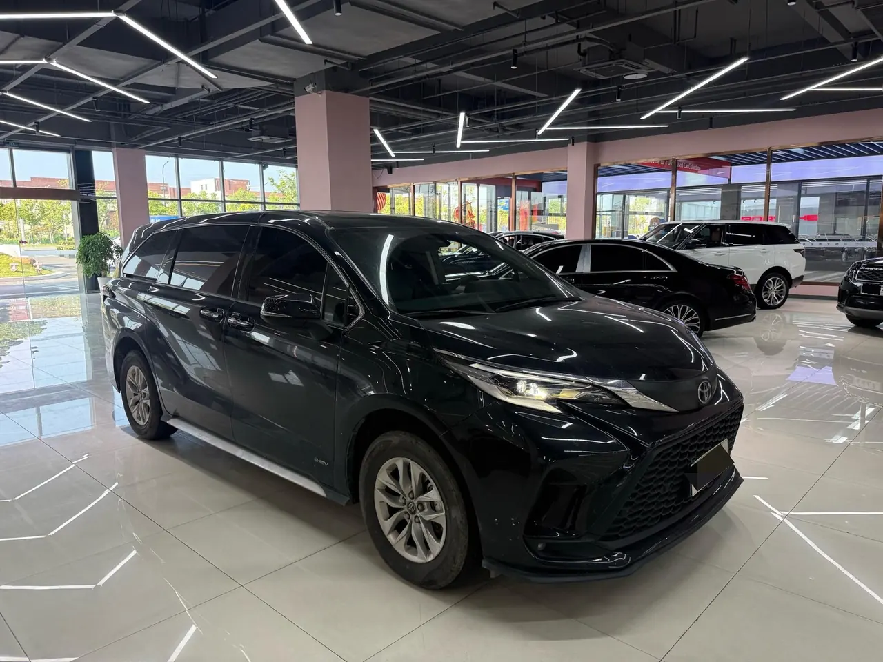 Toyota 2024 Grevia HYBRID 2.5 Stepless Comfort Edition Automatic Transmission 3
