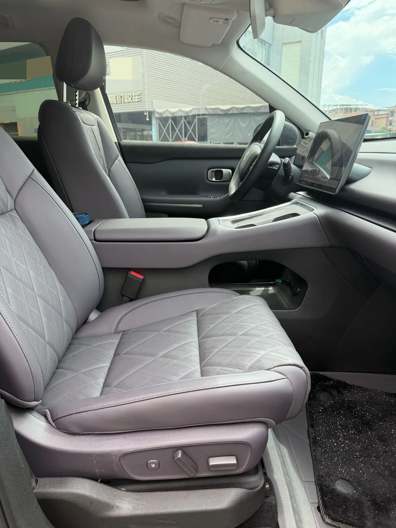 Leapmotor 2026 C 16 280 Laser Radar Zhizun Edition 6-seat Automatic Gear 5