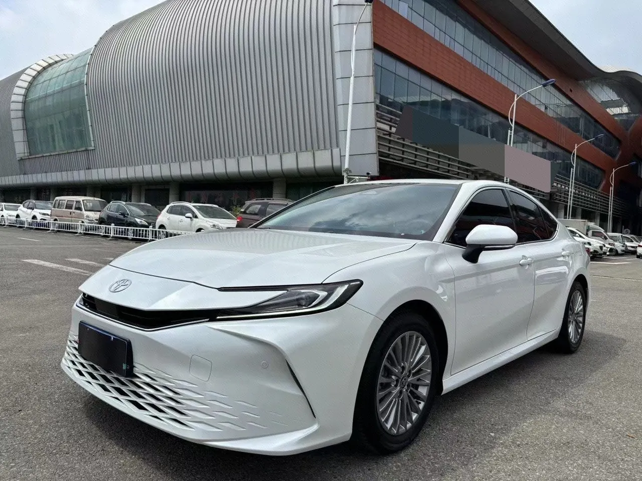 Открыть галерею: Toyota 2024 Camry 2.0GVP Stepless Deluxe Edition Automatic Transmission