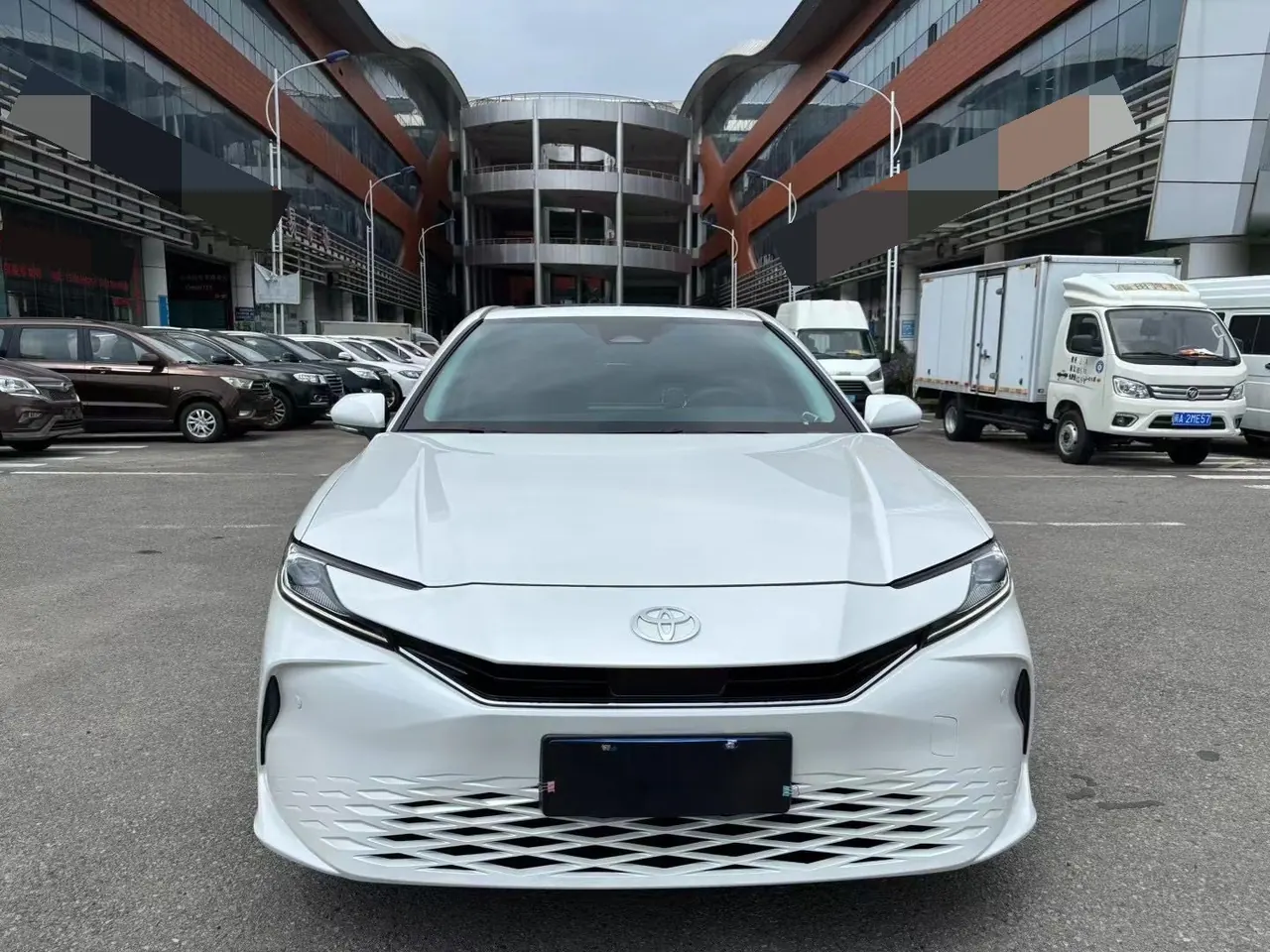 Toyota 2024 Camry 2.0GVP Stepless Deluxe Edition Automatic Transmission 2