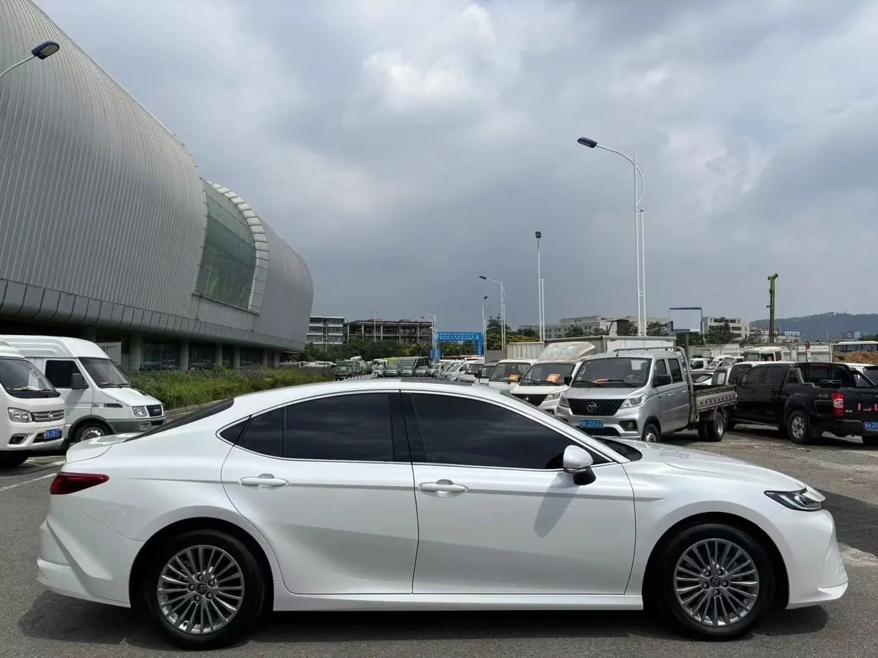 Toyota 2024 Camry 2.0GVP Stepless Deluxe Edition Automatic Transmission 6