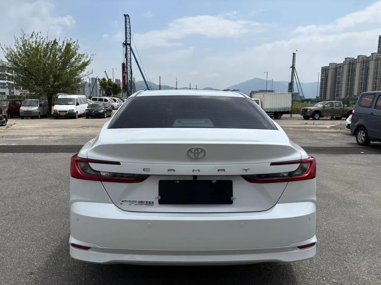 Toyota 2024 Camry 2.0GVP Stepless Deluxe Edition Automatic Transmission 8