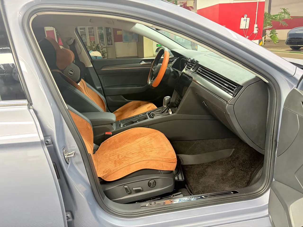 Volkswagen 2020 Magotan 2.0TSI 380TSI Luxury Automatic 5