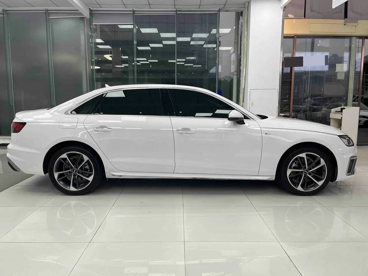 Audi 2023 A4L 2.0TFSI 40TFSI Fashion Dynamic Automatic 4