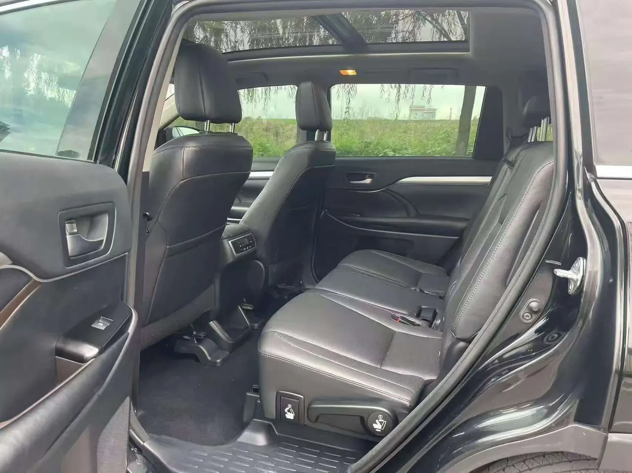 Toyota 2021 Highlander 2.0T 4-wheel drive deluxe 7-seat automatic gear 6
