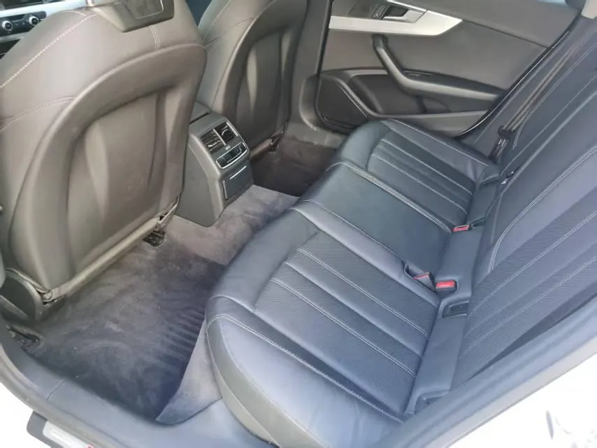 Audi 2020 A4L 2.0TFSI 40TFSI Fashion Dynamic Automatic 3