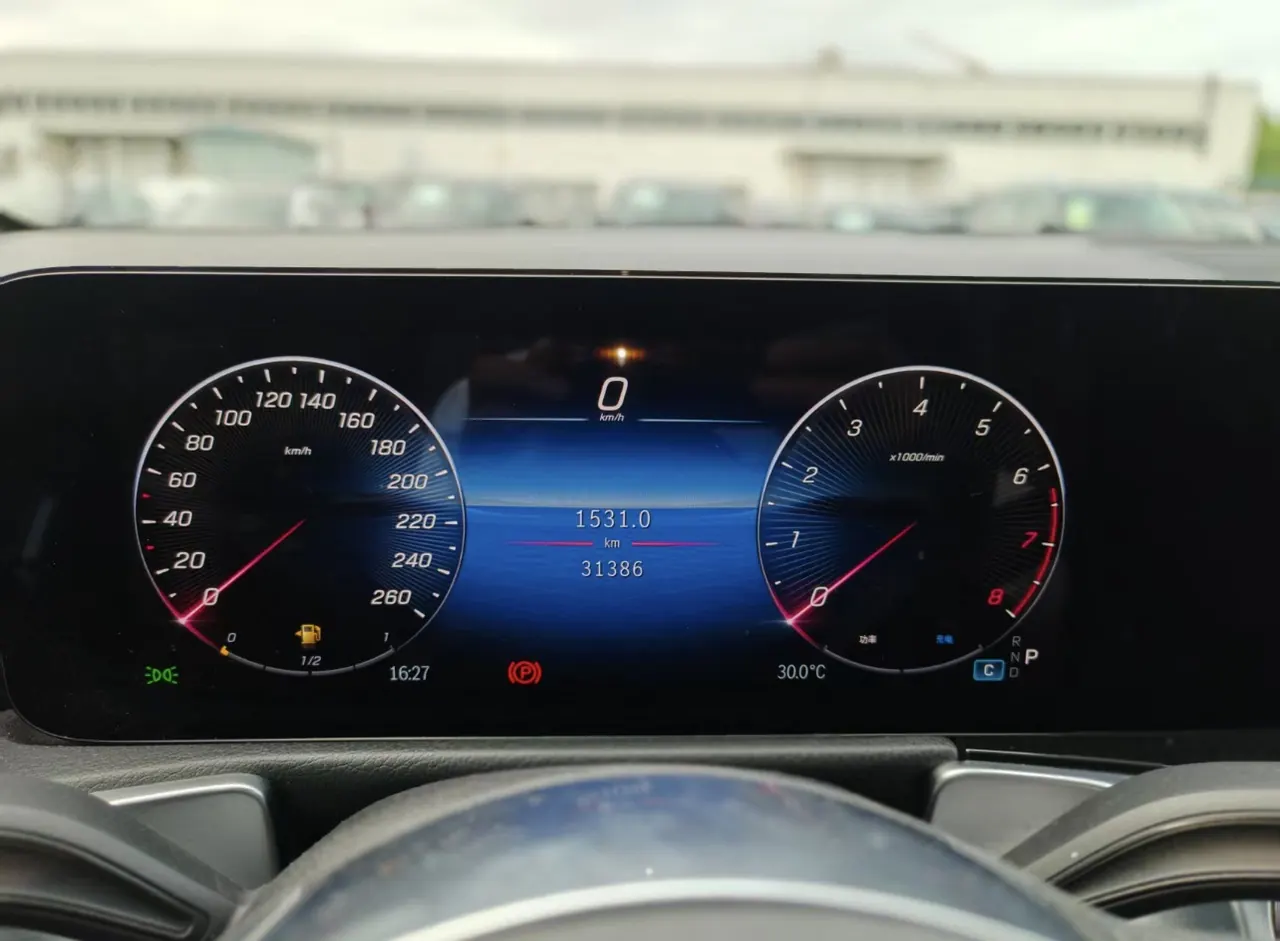 Mercedes Benz 2024 GLB 220 4MATIC 48V 2.0T automatic gear 8