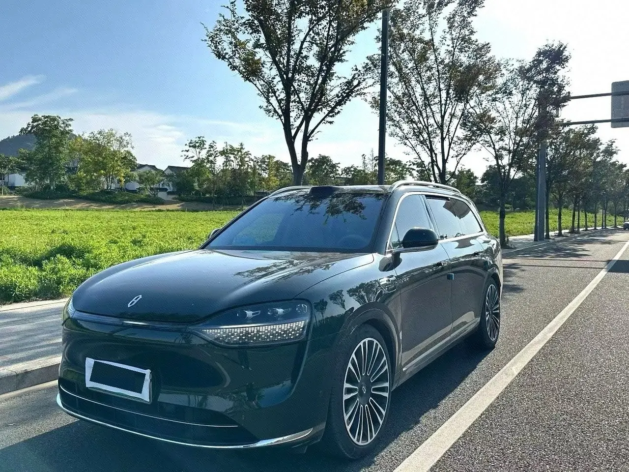 Открыть галерею: AITO 2024 AITO M9 extended range Ultra 42kWh automatic gear