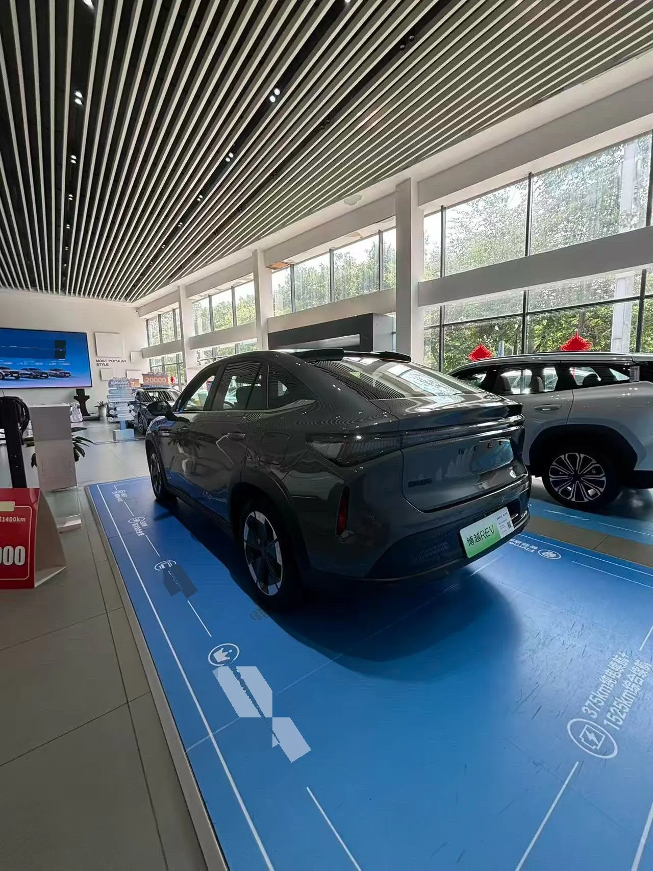 Geely 2026 Boyue REV 220km Long Endurance Platinum Extended Range Smart Edition Automatic Gear 4