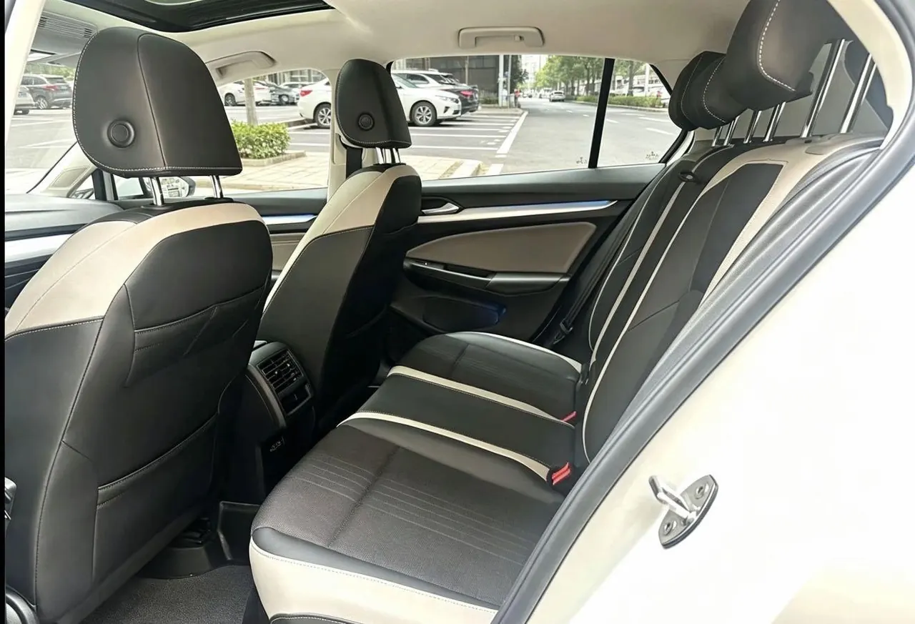 Volkswagen 2021 Golf 8 PRO 1.4TSI 280TSI Automatic 4