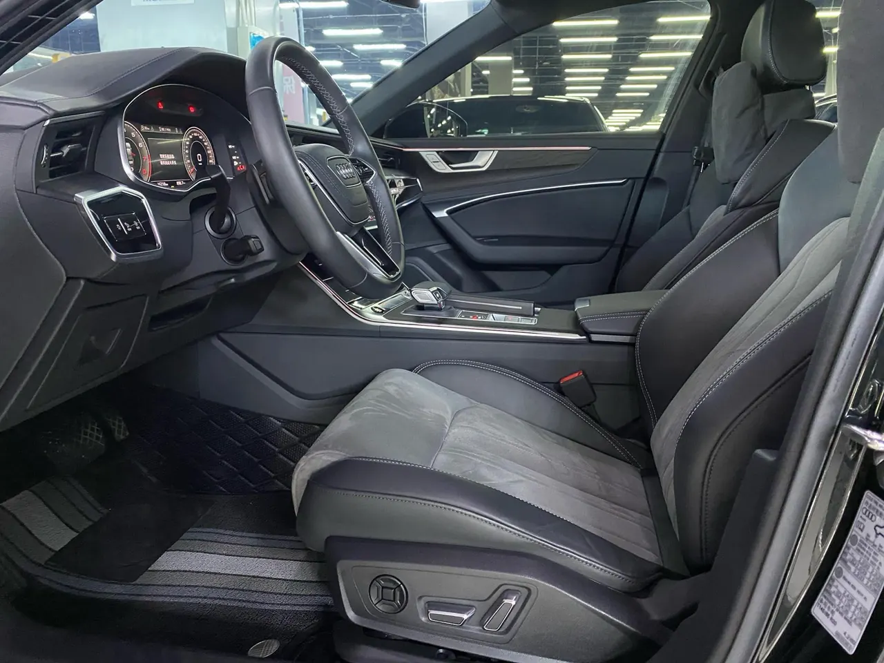 Audi 2024 A6L 2.0TFSI 45TFSI Quattro Selected Dynamic Automatic 2
