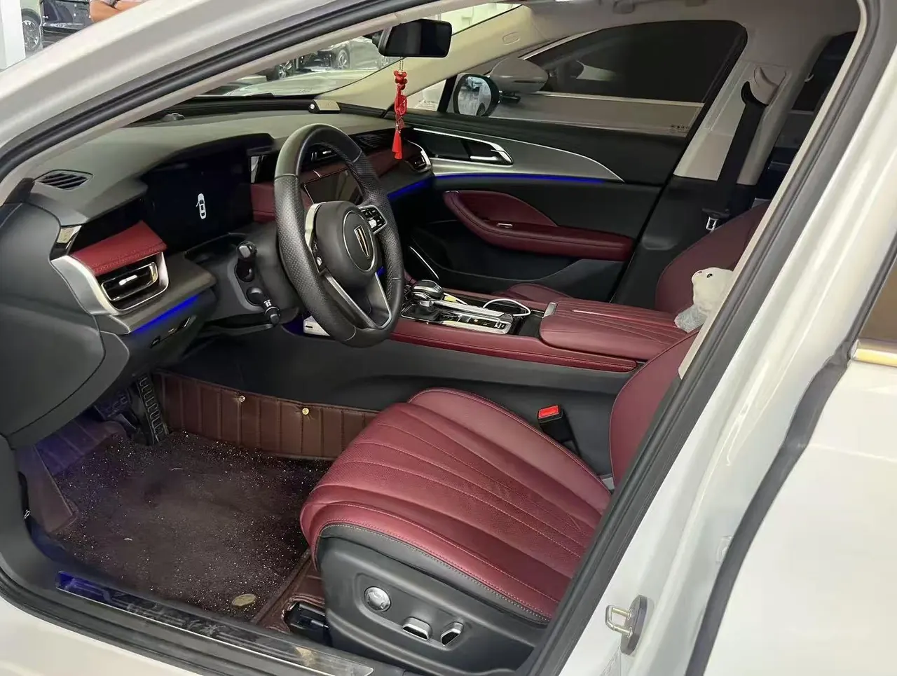 HongQi 2024 H5 2.0T Zhilian Qi Chang Edition Automatic Gear 2