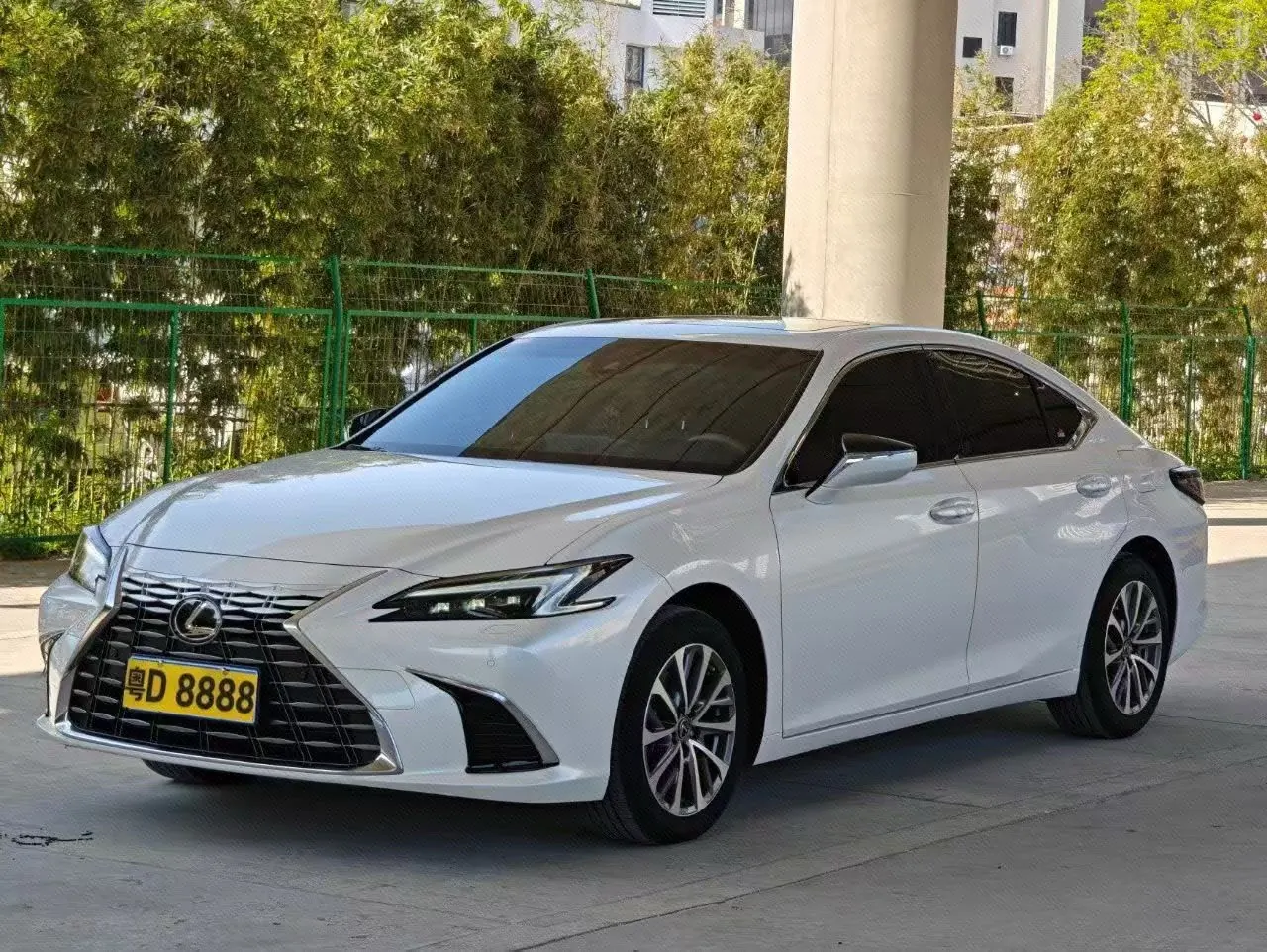 Открыть галерею: Lexus ES (Imported) 2025 ES200 2.0 Stepless Edition Automatic Gear