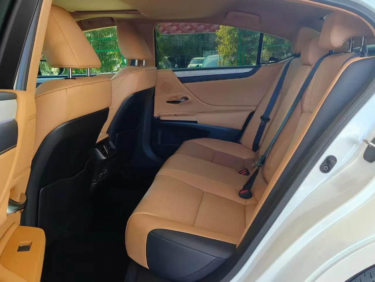 Lexus ES (Imported) 2025 ES200 2.0 Stepless Edition Automatic Gear 4