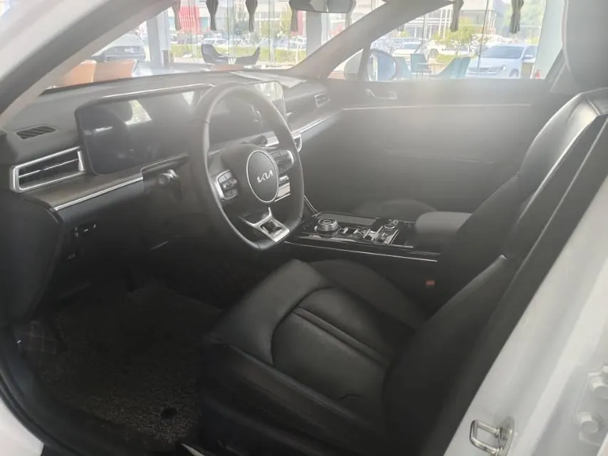 Kia 2025 K5 1.5T Premium Edition Automatic Gear 2