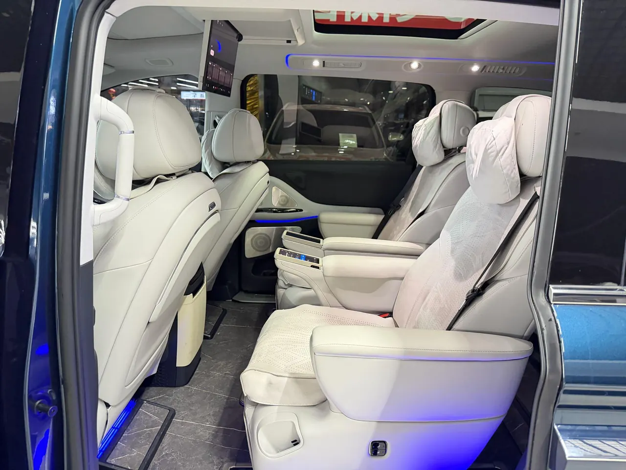Voyah 2025 dreamers PHEV 1.5T four-wheel drive distinguished Kunpeng version automatic gear 6