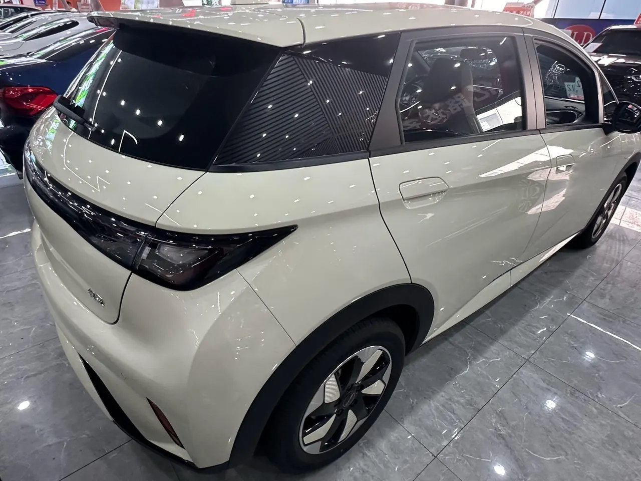 BYD 2025 Dolphin Smart Driving 420km Free Automatic 10