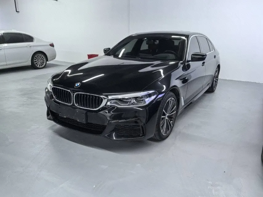 Открыть галерею: BMW 5 Series 2020 530Li 2.0T Exclusive M Sports Suit Automatic Gear