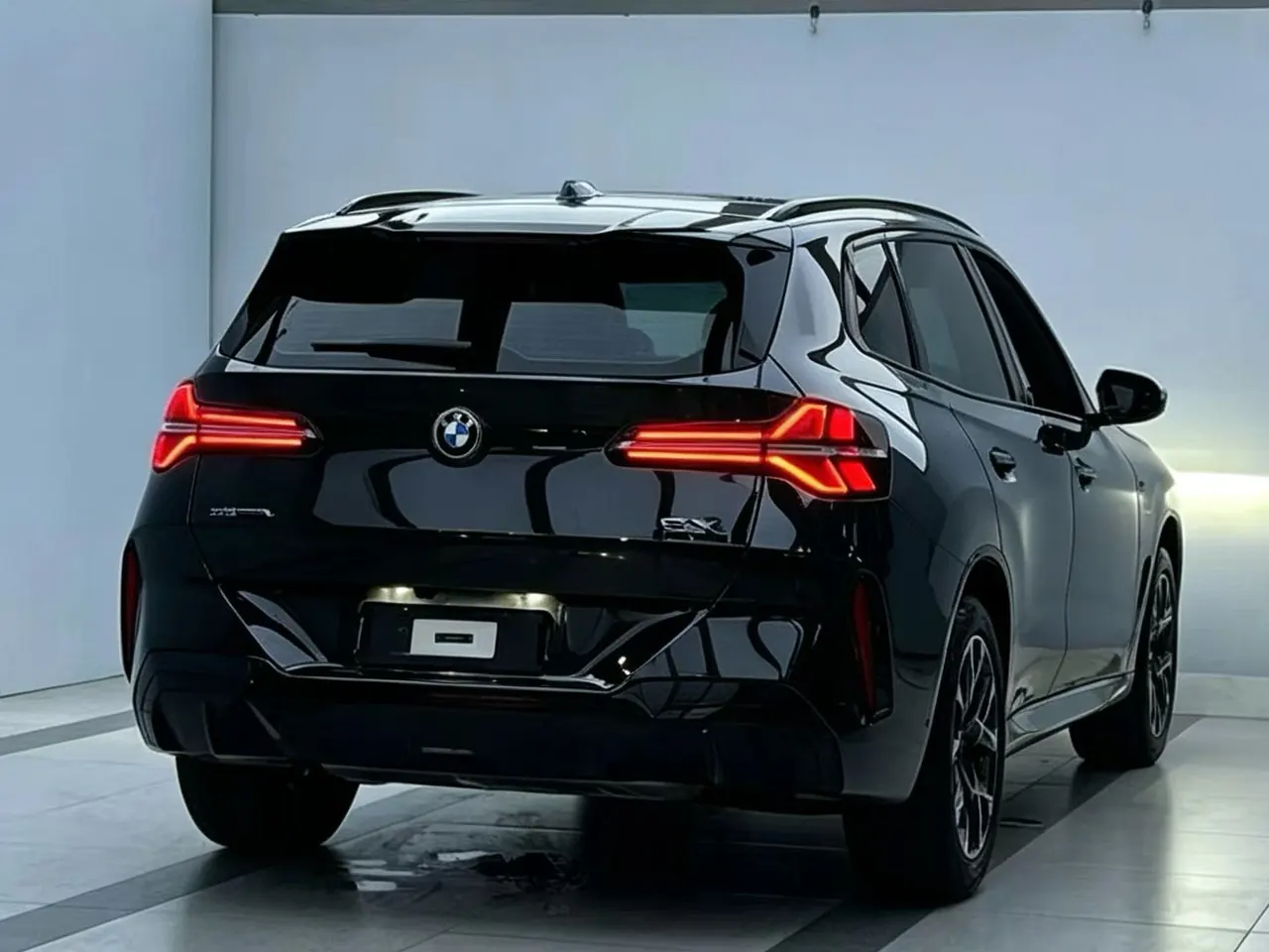 BMW 2026 X3 xDrive25L 2.0T M sports obsidian night suit automatic gear 3