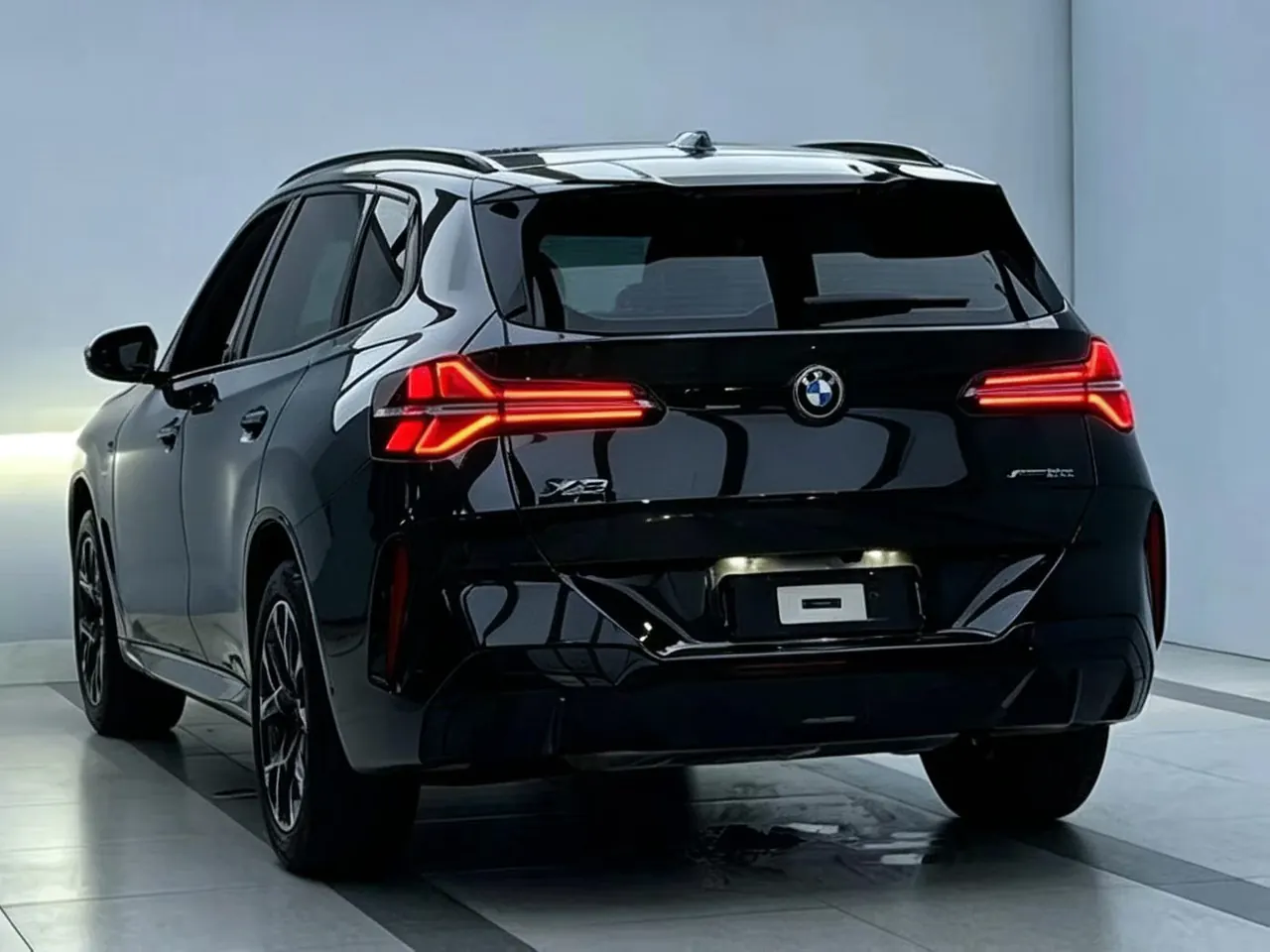 BMW 2026 X3 xDrive25L 2.0T M sports obsidian night suit automatic gear 4