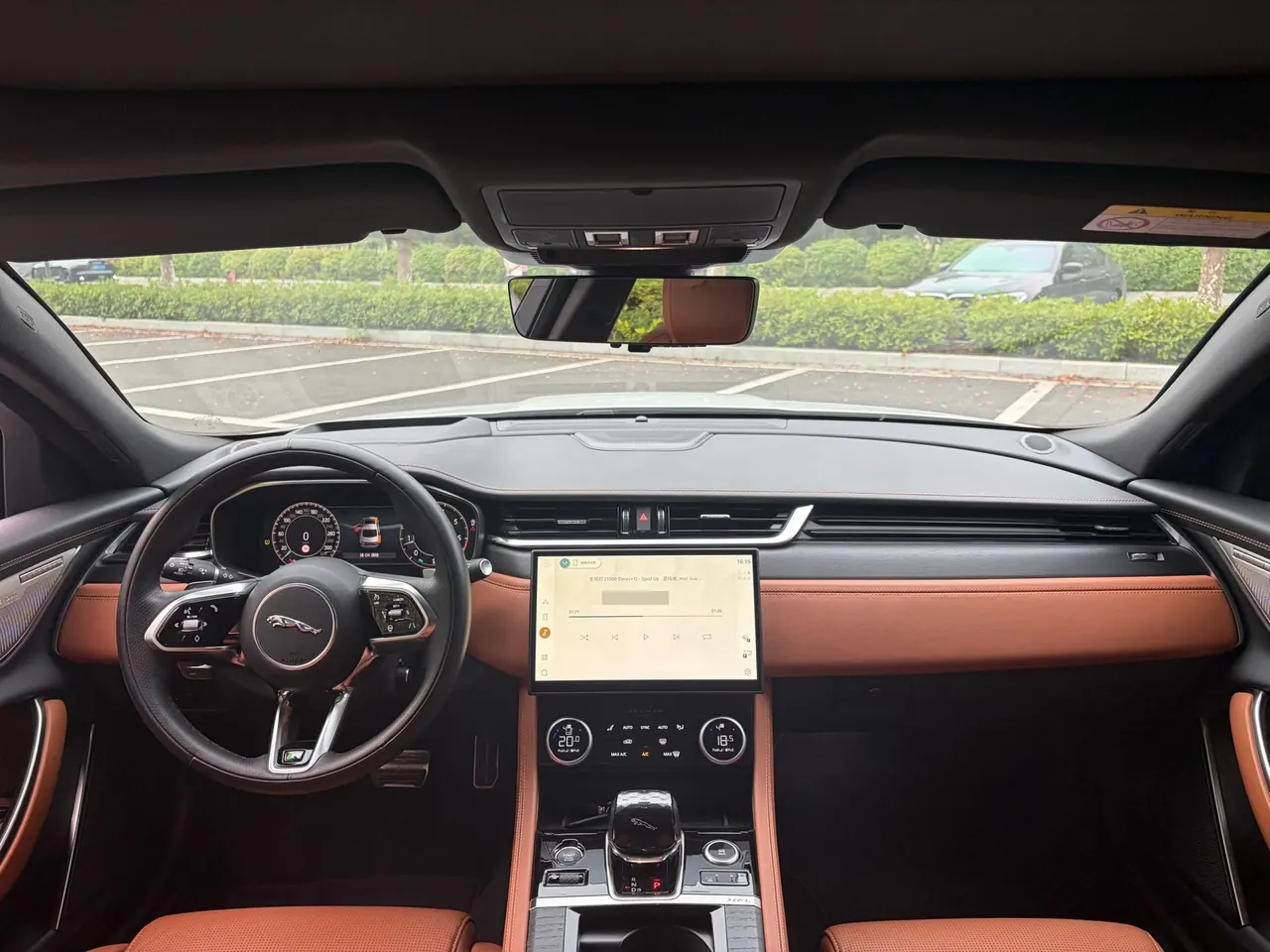 Jaguar 2024 XFL 2.0T P300 Four-wheel Drive Flagship Sports Gold Edition Automatic Gear 7