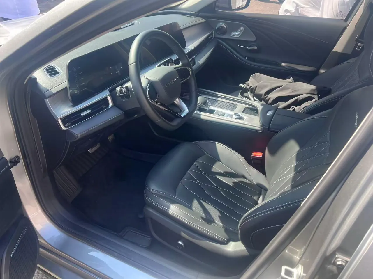 Chery 2025 Erez 8 2.0T automatic gear 5