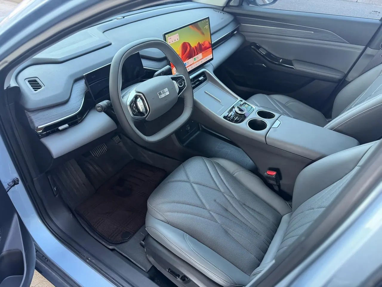 Geely Galaxy 2025 L6 EM-i 1.5 60km Discovery Edition Automatic Gear 3