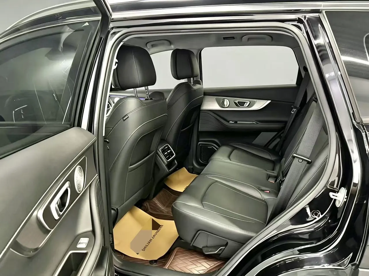 Chery 2025 Ruihu 8 PRO 1.6T 290T Two-Drive Deluxe Edition Automatic Gear 6