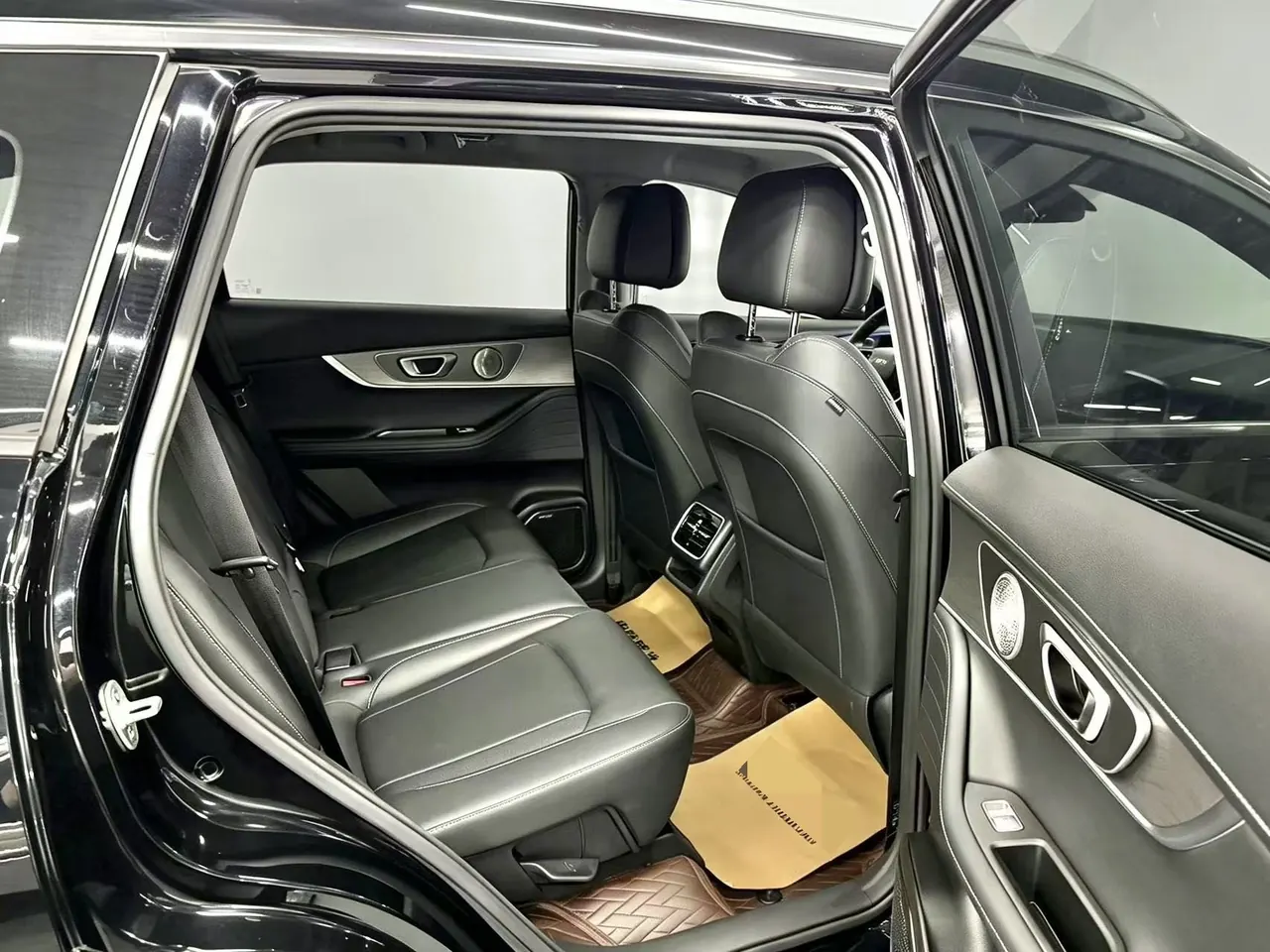 Chery 2025 Ruihu 8 PRO 1.6T 290T Two-Drive Deluxe Edition Automatic Gear 8