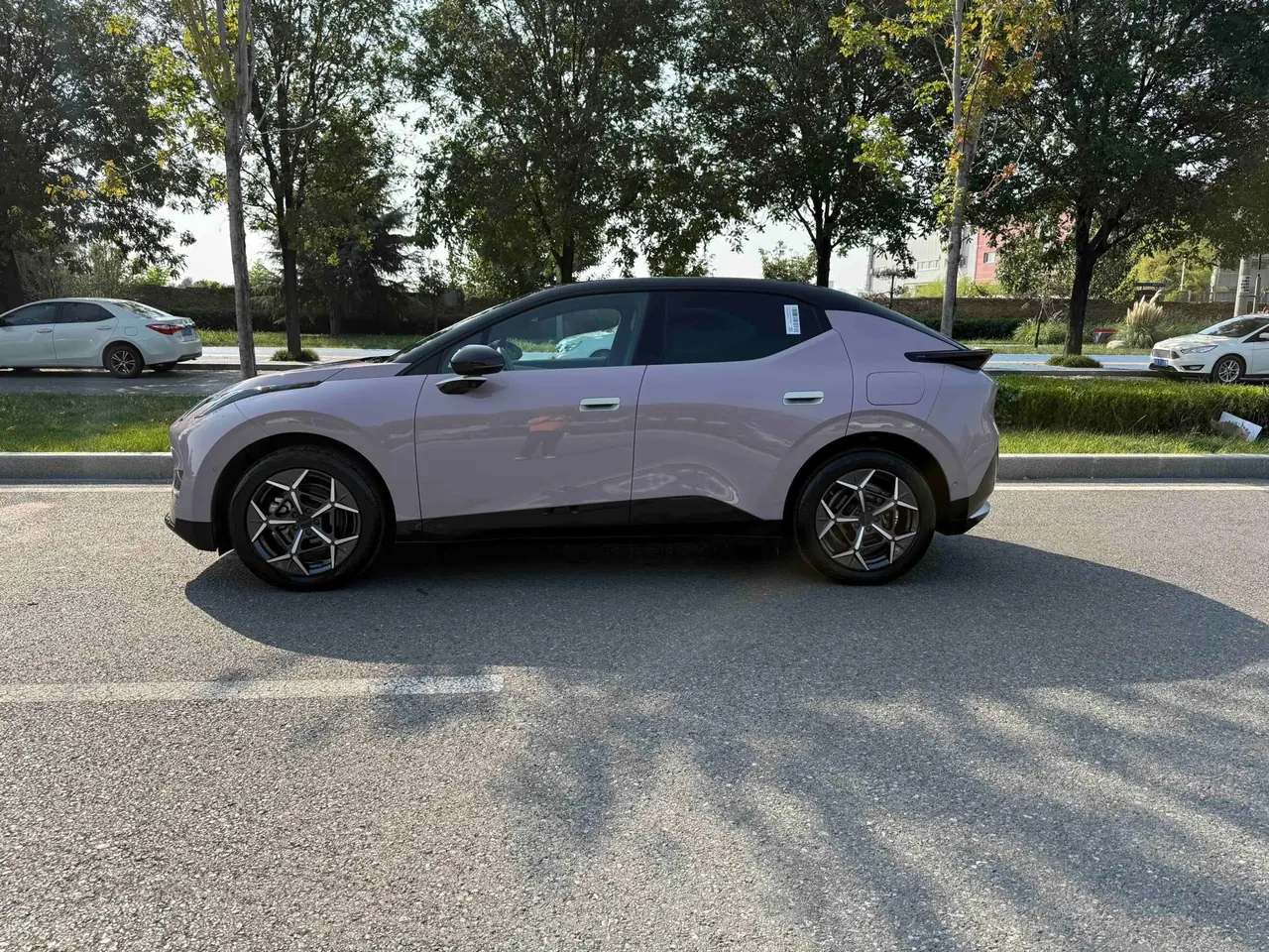 LYNK&amp;CO 2025 LYNK&amp;CO Z 20 530km Rear Drive Max Automatic 18