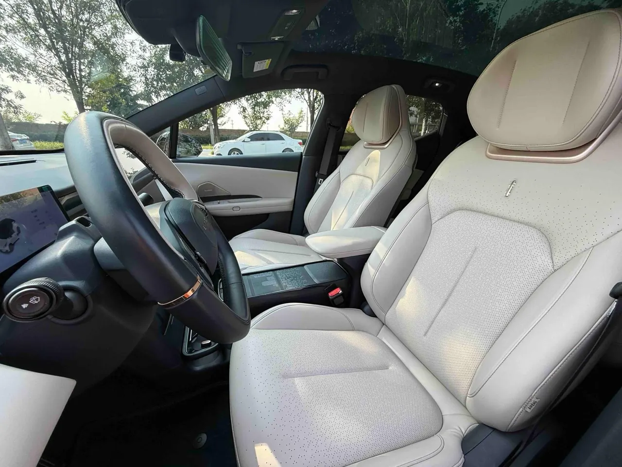 LYNK&amp;CO 2025 LYNK&amp;CO Z 20 530km Rear Drive Max Automatic 8