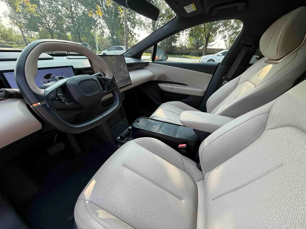 LYNK&amp;CO 2025 LYNK&amp;CO Z 20 530km Rear Drive Max Automatic 9