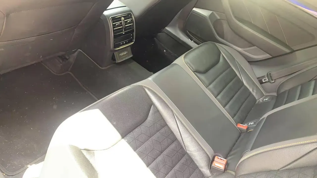 Volkswagen 2021 CC 2.0TSI 380TSI eye-catching edition 30th anniversary edition automatic gear 3