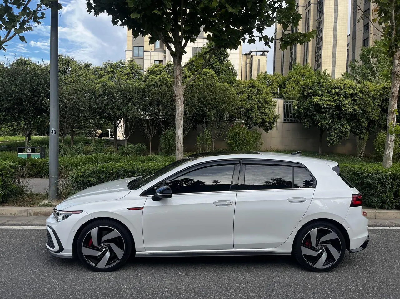 Volkswagen 2021 Golf GTI 2.0TSI Automatic 3