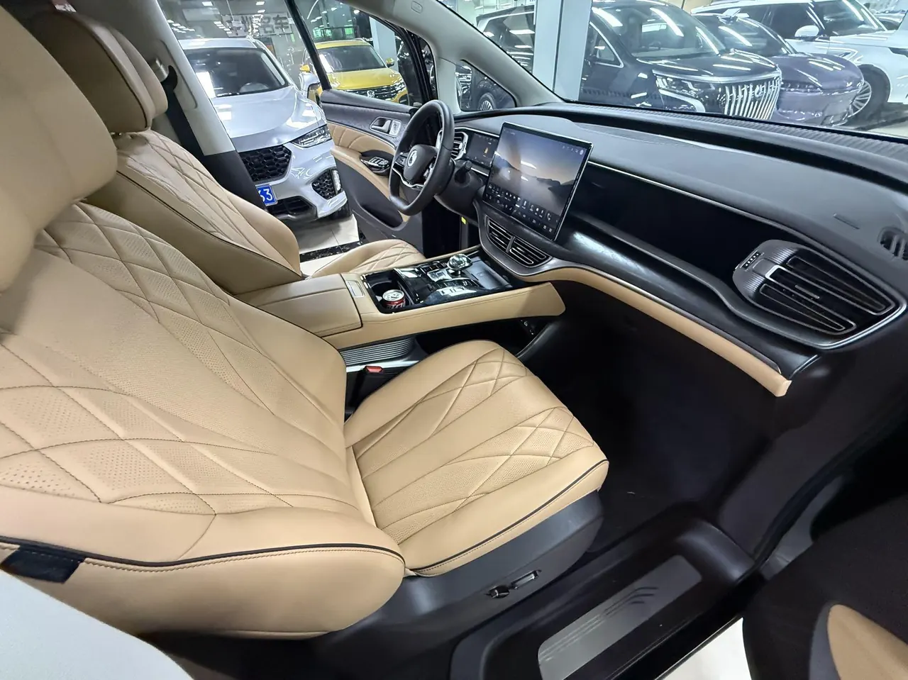 Denza 2024 Denza D9 DM-i 1.5T stepless 970 luxury automatic gear 4