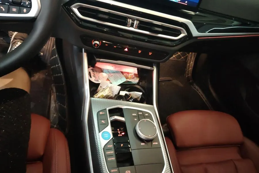 BMW 2024 i3 eDrive 40 L obsidian night sports suit automatic gear 8