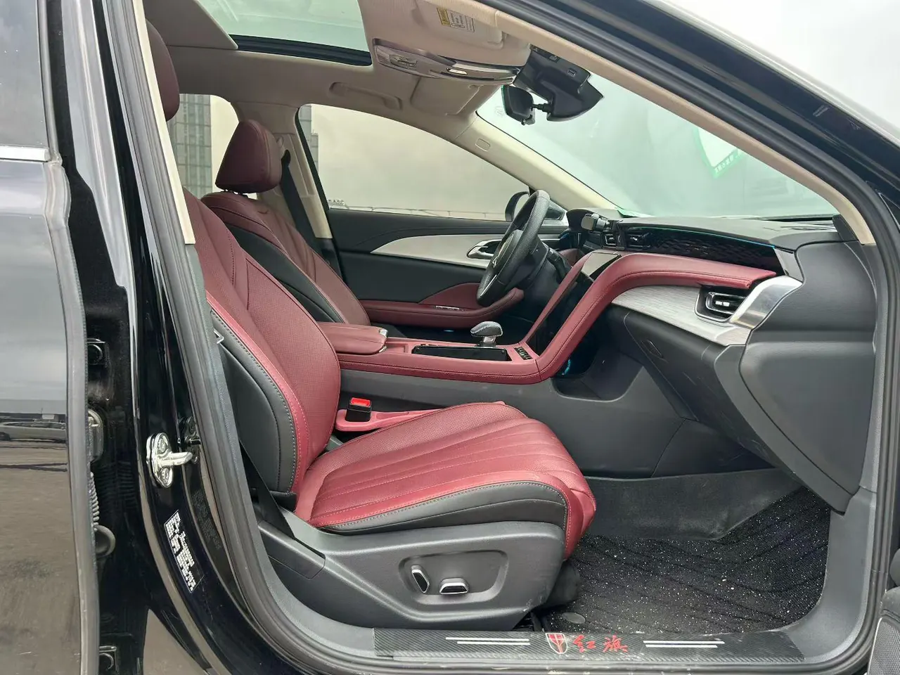 HongQi 2025 H5 1.5T Flag Rhyme 500000 Commemorative Automatic Gear 3