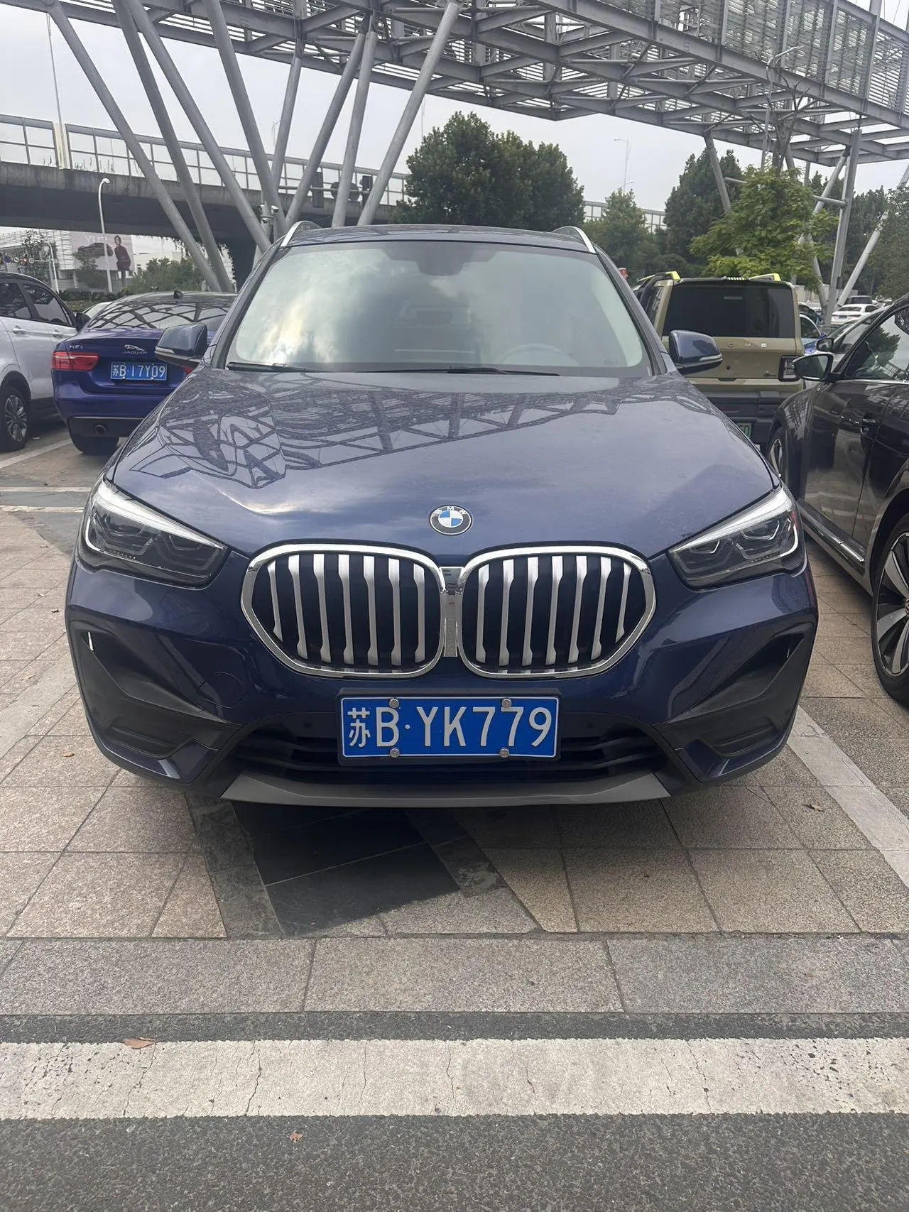 BMW 2021 X1 sDrive25Li 2.0T Leading Automatic Gear 2
