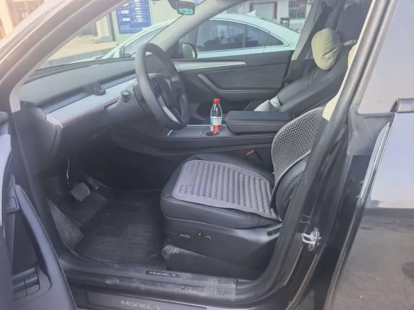 Открыть галерею: Tesla 2024 Model Y long endurance all-wheel drive version automatic transmission