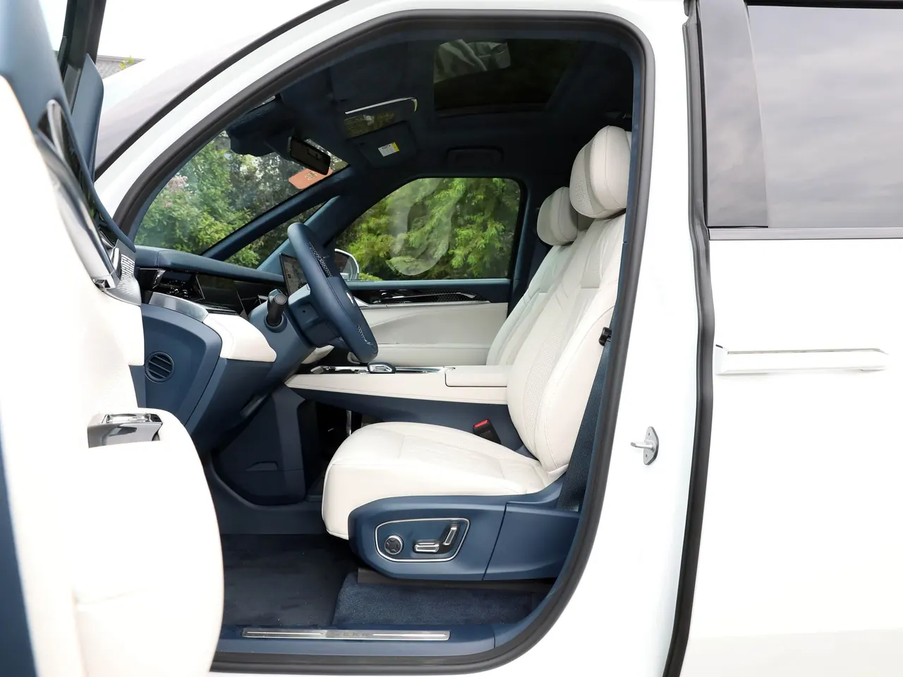 Zeekr 2024 Zeekr 009 seven-seat aisle version four-wheel drive 108kWh automatic gear 4