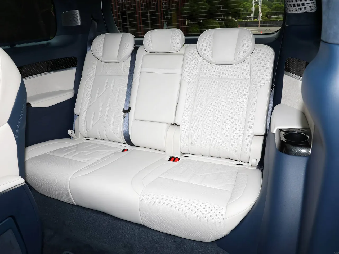 Zeekr 2024 Zeekr 009 seven-seat aisle version four-wheel drive 108kWh automatic gear 6