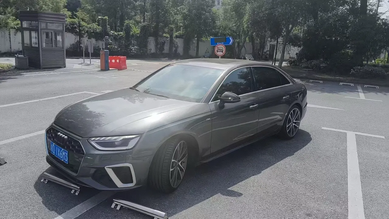Open image lightbox: Audi 2020 A4L 2.0TFSI 45TFSI Quattro Selected Dynamic Automatic