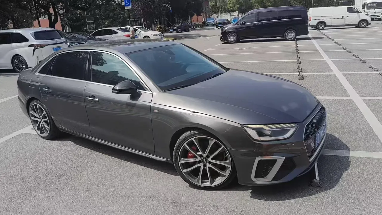 Audi 2020 A4L 2.0TFSI 45TFSI Quattro Selected Dynamic Automatic 2