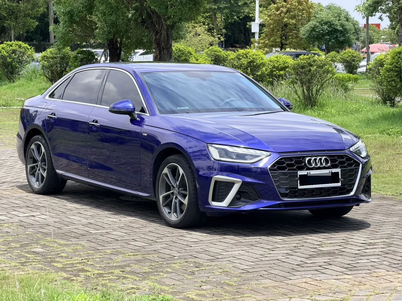 Audi 2020 A4L 2.0TFSI 40TFSI Fashion Dynamic Automatic 3
