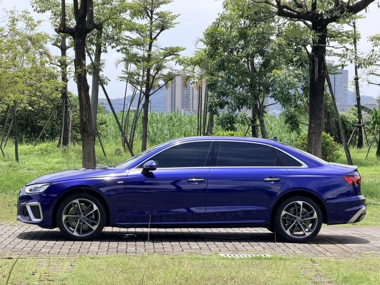 Audi 2020 A4L 2.0TFSI 40TFSI Fashion Dynamic Automatic 5