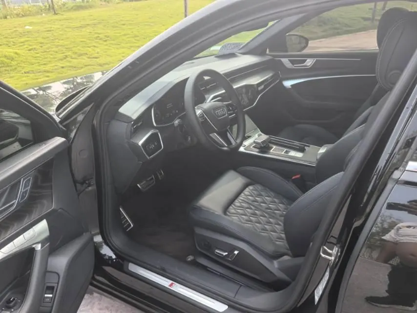 Audi 2025 A6L 2.0TFSI 45TFSI Quattro Selected Dynamic (Modified) Automatic Gear 4