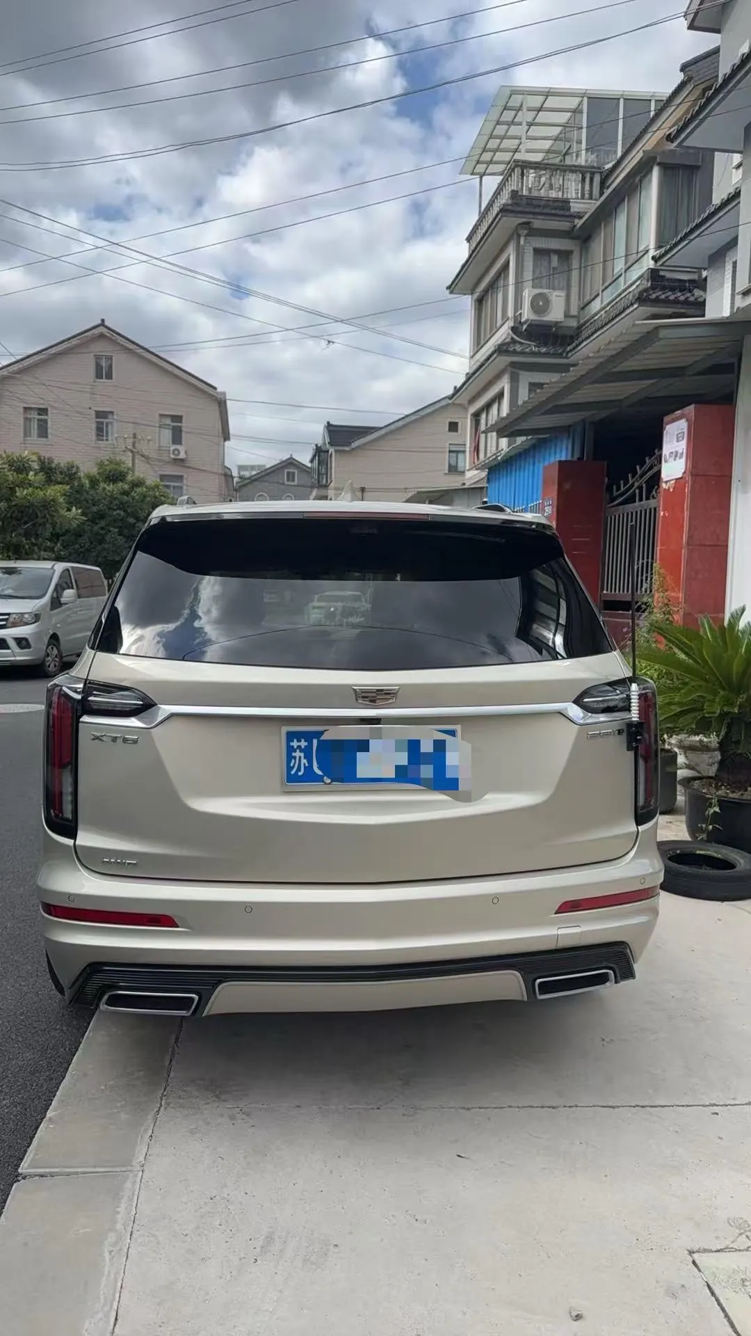 Cadillac 2021 XT6 2.0T 28T 6-seat four-wheel drive platinum sports version automatic gear 2