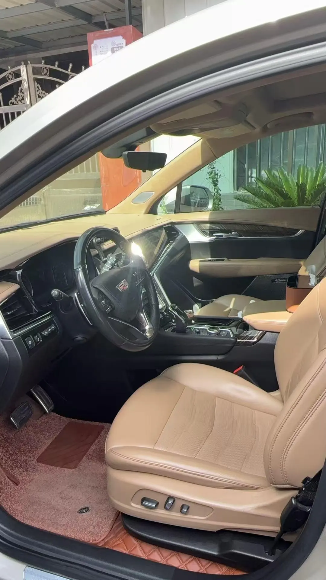 Cadillac 2021 XT6 2.0T 28T 6-seat four-wheel drive platinum sports version automatic gear 5