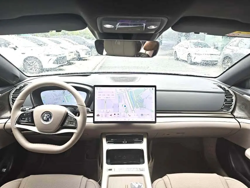 BYD 2025 Han EV Smart Driving 635KM Laser Radar Flagship Automatic Gear 4